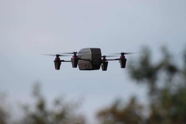 The Hand Sized Drone SQ-4 UAV recon in flight